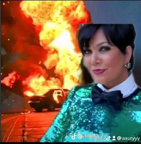 Funny Fire Pictures, Fire Cult Pfp, Eddie Cult, Kris Jenner Meme, Floptok Pfp, Fire Cult, Scared Funny, Dune Film, Group Pfps