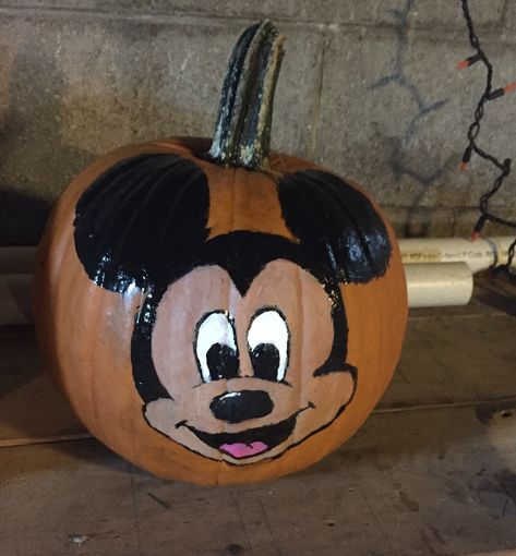 Mickey Mouse pumpkin Mickey Painted Pumpkin, Pumpkin Painting Ideas Mickey Mouse, Mickey Mouse Pumpkin Painting, Pumpkin Paintings, Halloween Pumpkin Crafts, Creative Pumpkin Painting, Mouse Pumpkin, Mickey Mouse Pumpkin, Pumpkin Contest