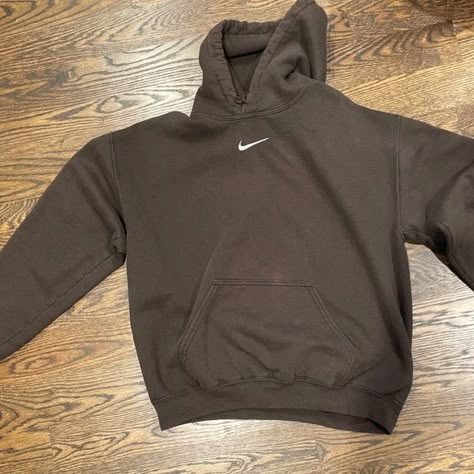 SMALL Nike Center Swoosh Vintage Travis Scott Hoodie Nike Hoodie Outfit, Black Nike Hoodie, Drip Drip, Dr Wardrobe, Shopping Clothes, Nike Vintage, Junior Year, Nike Sweatshirts, Vintage Hoodies