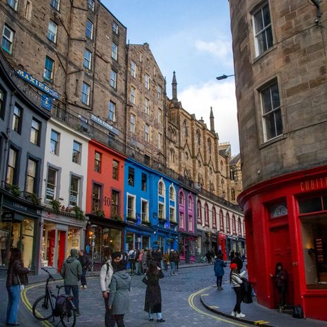 Digital Diary - Victoria Street, Edinburgh. A trip to Edinburgh isn't complete without a trip to Victoria Street. It's probably one of the most photographed streets in Scotland with its curving street & colourful storefronts attracting tourists from around the world. . . . #Edinburgh # #ThisIsEdinburgh #ScotlandLovesLocal #ScotlandIsCalling #Scotland #VisitScotland#RespectProtectEnjoy#royalmileedinburgh #edinburghcastle #edinburgh #edinburghscotland #scottmonument #edinburghstory #princ... Victoria Street Edinburgh Scotland, Victoria Street Edinburgh, Edinburgh Monuments, Cockburn Street Edinburgh, Princess Street Edinburgh, Scott Monument, The Witchery Edinburgh, Edinburgh Castle, Visit Scotland