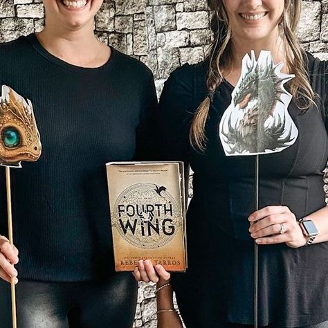 Fourth Wing Book Party, Fourth Wing Book Club Food, Fantasy Book Theme Party, Fourth Wing Party Ideas, Fourth Wing Book Club, Fourth Wing Party, Onyx Storm, Book Club Ideas Hosting, Wing Party