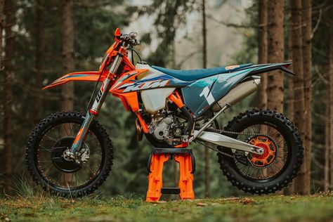 KTM Unleashes A Competition-Ready WESS Edition 350 EXC-F Enduro Moto Ktm Enduro, Ktm Supermoto, Ktm 250 Exc, Motor Trail, Motocross Girls, Ktm 300, Red Bull Ktm, Ktm Motorcycles, Cool Dirt Bikes