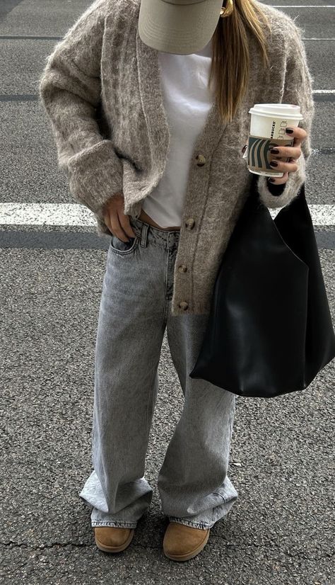 Stile Blair Waldorf, Adrette Outfits, Mode Zara, Uggs Outfit, Cardigan Outfits, Thanksgiving Outfit, Mode Inspo, 가을 패션, Autumn Outfit