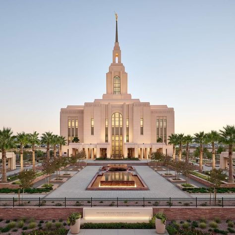 Manti Temple, Angel Moroni, Lds Temple Pictures, House Of The Lord, Temple Photography, Utah Temples, Temple Pictures, Architectural Styles, Precast Concrete