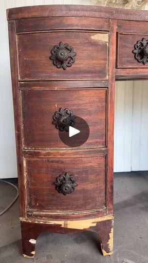 Furniture Appliques Before And After, Old Vanity Ideas Repurposed, Vintage Corner Desk, Desk Refinishing Ideas, Art Deco Furniture Makeover, Flip Furniture For Profit, Diy Old Furniture Makeover, Refinished Desk, Old Furniture Makeover