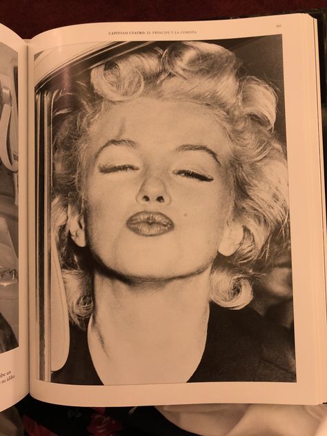 Marilyn Monroe Aesthetics, Aesthetic Marilyn Monroe, Marylin Monroe Aesthetic Vintage, Marlin Monroe Astetic, Black And White Marilyn Monroe Aesthetic, Baby Boomer, The Embrace, Marilyn Monroe Photos, Norma Jean