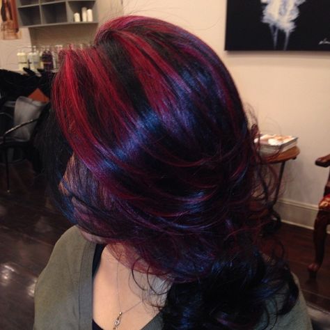 black with fire red highlights Red And Blue Hair Ideas, Red And Blue Highlights, Red And Blue Hair, Country Girl Hair, Chunky Highlight, Maroon Hair, Black Hair Balayage, Dark Blue Hair, Dark Red Hair