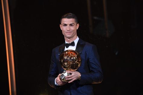 How Cristiano Ronaldo Beat Messi To Win His 5th Ballon dOr Neymar Paris, Lewandowski Bayern, Ronaldo Madrid, Mother Maria, Football Ronaldo, Cristiano Jr, Ronaldo Photos, Ronaldo Pictures, Single Season