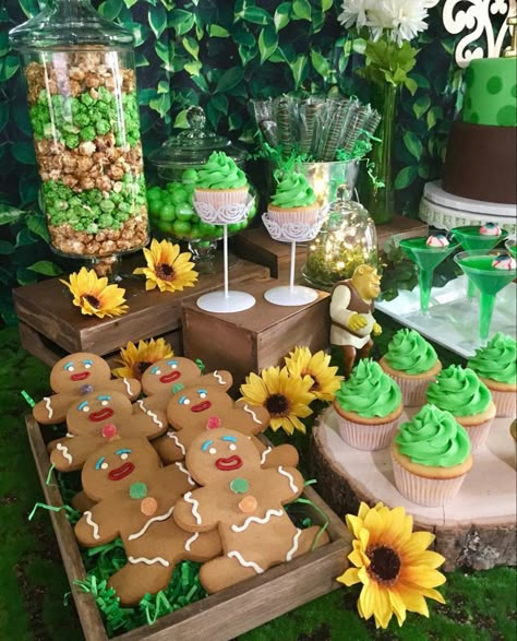 Shrek Birthday Cupcakes, Shrek Inspired Party, Shrek Party Centerpieces, Shrek Theme Baby Shower Ideas, Shrek First Birthday Boy, Shrek Quinceañera, Shrek And Fiona Birthday Party Ideas, Shriek Party Ideas, Shrek Themed Halloween Party