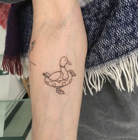 Funny Outline Tattoo, Small Funny Animal Tattoos, Cool Duck Tattoo, Silly Small Tattoo Ideas, Tattoo Ideas Female Funny, Tattoo Ideas Quirky, Silly Goofy Tattoos, Goose Tattoo Ideas, Small Funny Tattoos Simple