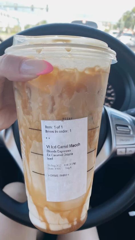 Venti iced Carmel macchiato blonde extra Carmel Carmel Macchiato Starbucks Order, What To Order At Starbucks Iced, Carmel Macchiato Starbucks, Carmel Macchiato, Starbucks Orders, Starbucks Order, How To Order Starbucks, Starbucks Inspired Ice Coffee, Starbucks Drinks Recipes