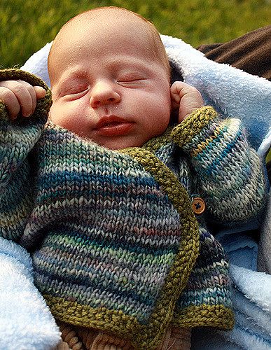 Knit Baby Sweater Pattern, Baby Sweater Knit, Easy Baby Knitting Patterns, Baby Cardigan Knitting Pattern Free, Baby Kimono, Baby Sweater Patterns, Knitted Items, Baby Sweater Knitting Pattern, Knit Baby Sweaters