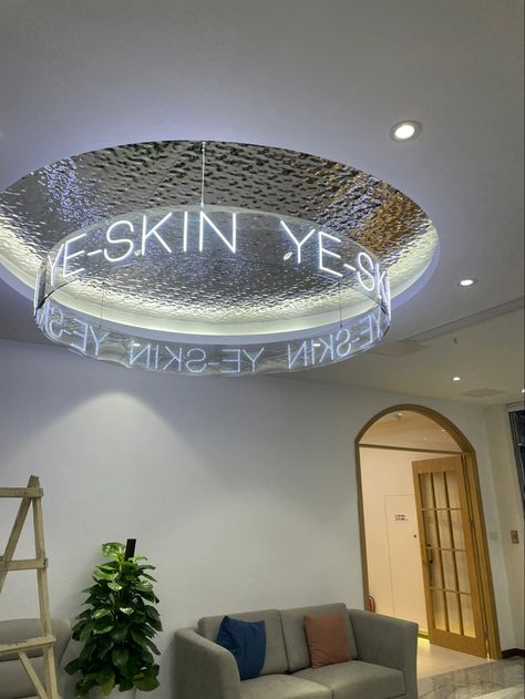 Round Neon Sign, Ceiling Signage, Neon Ceiling, Shop Design Ideas, Circle Tiles, Skincare Shop, Store Signage, Jewelry Store Design, Circular Lighting