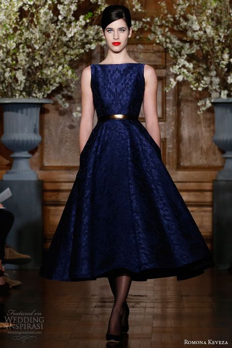 Dark Blue Gown, Romona Keveza, Cocktail Dress Lace, Gorgeous Gowns, Fancy Dresses, Look Chic, Dream Dress, Blue Dress, Pretty Dresses