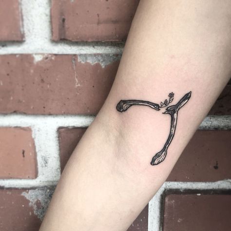 Little wishbone by Katy (me) @ Built 4 Speed Tattoo - Orlando FL Speed Tattoo, Wishbone Tattoo, Hipster Tattoo, Wish Bone, Bone Tattoos, Baby Tattoos, Time Tattoos, Dream Tattoos, Simplistic Tattoos