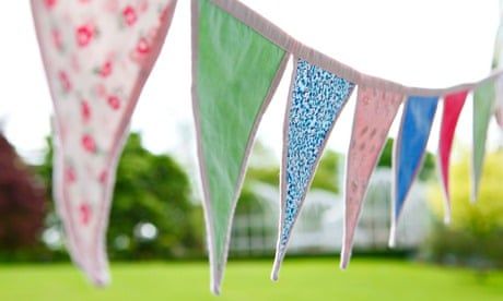 How To Make Bunting, Make Bunting, Bunting Diy, Bunting Flag, Banners Buntings, Fabric Bunting, Craft Markets, Bunting Banner, Outdoor Life