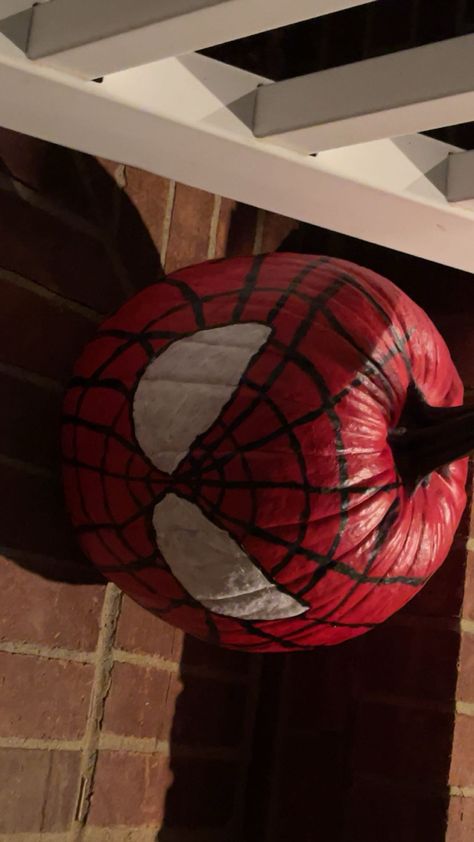 Pumpkin Painting Ideas Spiderman, Spider Man Pumpkin Painting, Spiderman Pumpkin Painting, Spider Man Pumpkin, Spiderman Pumpkin, Spider Man Halloween, Painted Pumpkin, Pumpkin Spider, Hay Day