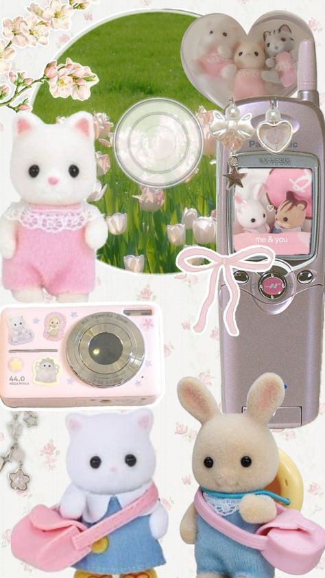 Calico Critters Aesthetic Wallpaper, Sylvanian Families Wallpaper Iphone, Calico Critter Wallpaper, Calico Critters Wallpaper, Sylvanian Families Wallpaper, Family Wallpaper, Memo Pad Design, Calico Critters Families