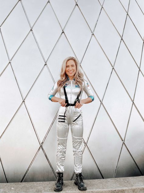 Diy Astronaut Costume Women, Space Theme Costume, Aberrant Mind Sorcerer, Diy Astronaut Costume, Disco Space Cowgirl, Space Girl Costume, Astronaut Fashion, Astronaut Diy, Astronaut Halloween Costume