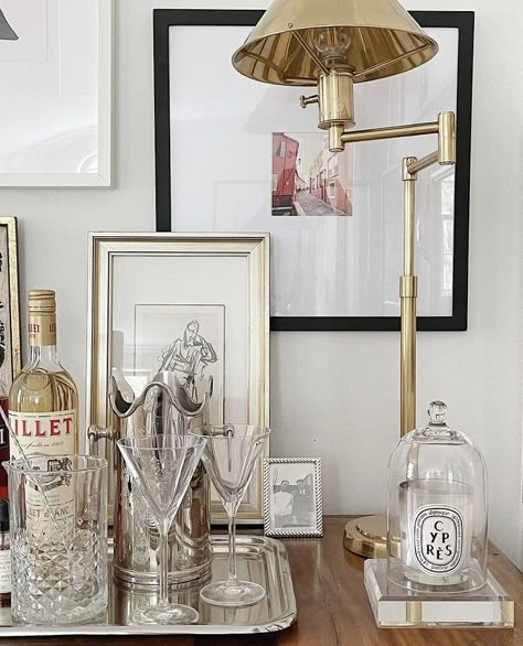 Bar Cart Styling, Bar Cart Decor, Apartment Decor Inspiration, Nyc Apartment, Decoration Inspiration, Dream Apartment, Bar Carts, Apartment Inspiration, First Apartment