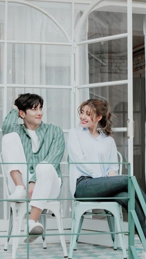 Suspicious Partner Wallpaper, Lee Min Hoo, Suspicious Partner Kdrama, Age Of Youth, Goblin Korean Drama, Korean Photoshoot, Korean Couple Photoshoot, Suspicious Partner, Korean Drama Stars