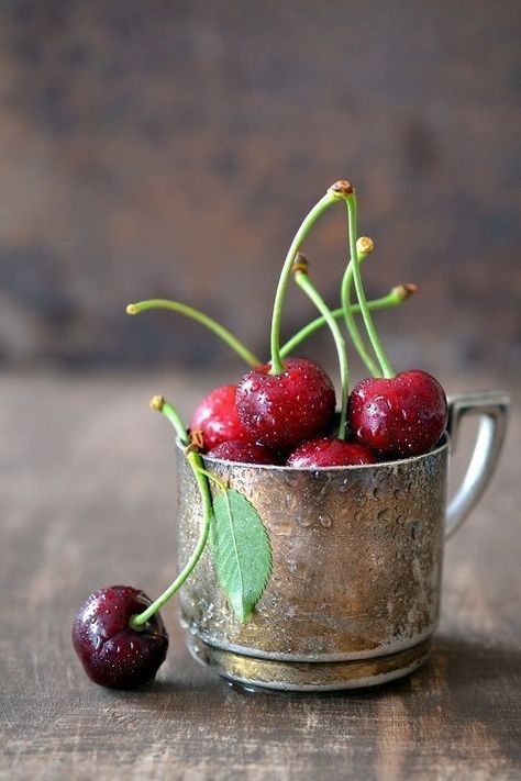 Food Art Photography, Fruits Photos, Black Forest Cake, Still Life Fruit, Fruit Photography, Food Carving, Still Life Photos, Hello Lovely, Fruit Painting