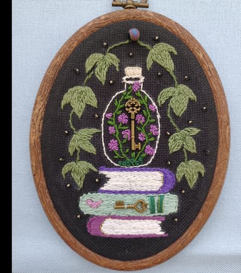 Ivy Embroidery, Goth Embroidery, Coat Embroidery, Book Embroidery, Secret Stories, Embroidery Decor, Ideas For Embroidery, Books Flowers, Garden Embroidery