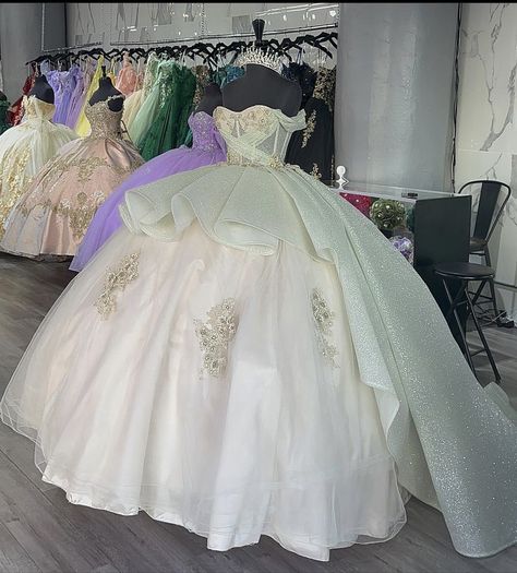 White Dresses Sweet 16, Light Green And White Quinceanera Dresses, Sage Green Quinceanera Dresses With Sleeves, Tiana Ball Gown, Things To Do At Quince, White And Green Quinceanera Dresses, Sage Green Charro Quinceanera Dresses, Tiana Themed Quince Dress, Fancy Quinceanera Dresses