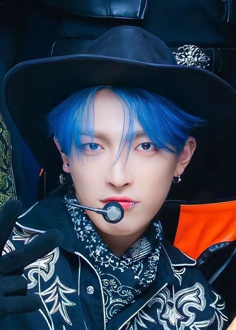 Shorty In Blue Ateez, Ateez Bouncy Hongjoong, Blue Haired Hongjoong, Hongjoong Ateez Blue Hair, Ateez Hongjoong Bouncy, Shorty In Blue, Bouncy Hongjoong, Hongjoong Hair, Hongjoong Blue Hair