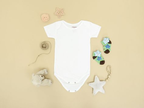 The Best Baby Onesie: Comfortable, Breathable, and Cute! Hipster Babies, Rainbow Shirt, Baby Shower Planning, Baby T Shirts, Diy Couture, Baby Outfits, Rainbow Baby, Baby Shirts, Wholesale Clothing