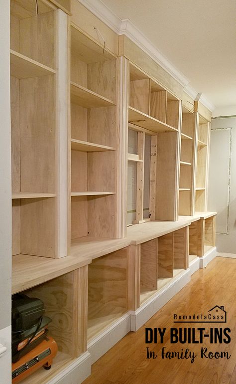 Built In Wall Shelves, Built In Shelves Living Room, Living Room Built Ins, Diy Dresser Makeover, Diy Wall Shelves, Floating Shelves Diy, Diy Dresser, Diy Furniture Easy, Bookshelves Diy