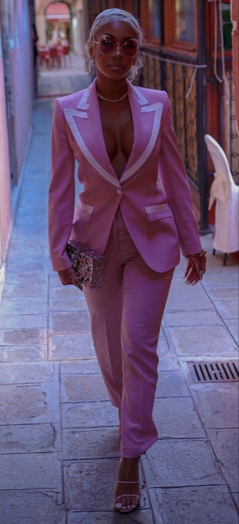 Cute Prom Suits Women, Birthday Suits Women Outfit Classy, Baddie Suit Outfits, Pink Suit Black Woman, Cute Suits For Women Prom, Prom Suits Women Black, Black Women Suits Fashion, Business Baddie Outfits, Saweetie Outfits Dress