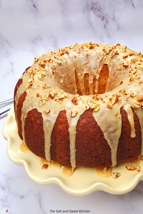 Brown Sugar Icing, Moist Banana Cake, Banana Bundt Cake, Banana Bundt, Orange Bundt Cake, Pumpkin Roll Cake, Sweet Kitchen, Brown Sugar Glaze, Banana Cake Recipe