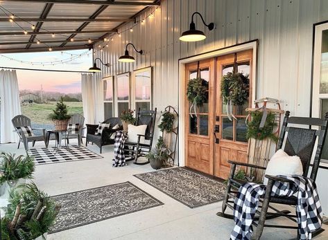 Farmhouse Fanatics on Instagram: “If this isn’t #porchgoals then I don’t know what is!! 😍🔥 Did you know that @hickorynutfarmbarndominium has 1780 square feet of covered…” Barndo Porch, Porch Life, Spring Porch Decor, Raised Patio, Rustic Patio, Wooden Patios, Front Patio, Front Porch Decorating, Barn House Plans