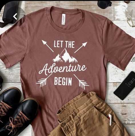 Cricut Mountain, Adventure Shirt Design, Adventure Svg, Sublimacion Ideas, Cricut Shirts, Camping Shirts, Svg Camping, Let The Adventure Begin, Camping Svg