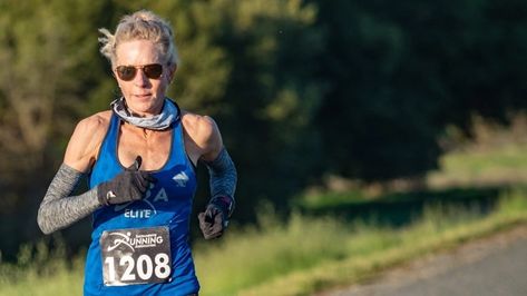 Training Advice from the Greatest Women Masters Marathoners Alive - Outside Online Women Runners, Tokyo Marathon, Athletic Greens, Running Day, Ultra Running, Marathon Runners, Coach Me, Great Women, How To Run Faster