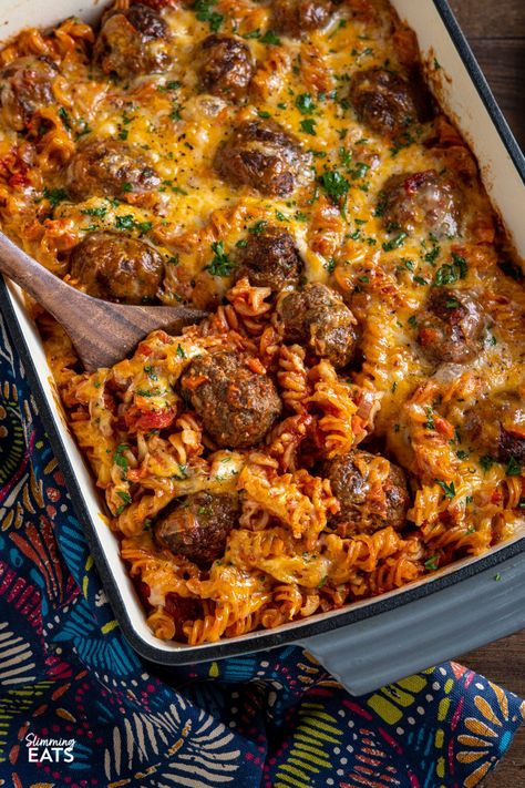 Homemade Pasta Bake, Homemade Fusilli Pasta, Cheesy Meatball Pasta Bake, Baked Fusilli Pasta Recipes, Meatball Tray Bake, Minced Beef Pasta Bake, Beef Meatball Meals, Adult Birthday Dinner Ideas, Mince Pasta Recipe