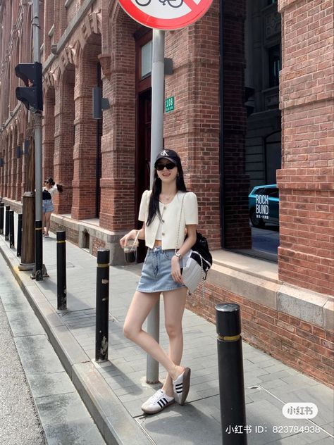 Summer Chinese Outfits, Hong Kong Summer Outfit, Taiwan Ootd Summer, Korean Ootd Casual, Ulzzang Summer Outfits, Korea Summer Outfit, Hongkong Ootd, Korea Summer Fashion, Shanghai Outfit