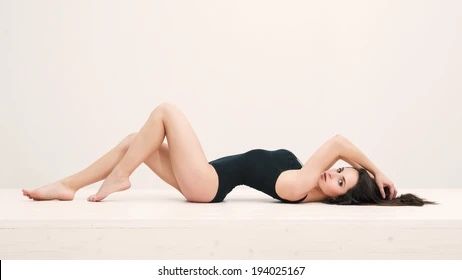 Laying Down Pose, Woman Laying, Anatomy Poses, Human Poses Reference, Human Poses, Human Nature, Fashion Poses, Model Poses, Resident Evil