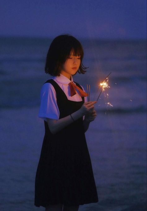 Lighting On Person Reference, Nighttime Lighting Reference, Poses With Sparklers, Lighting Pose Reference, Person Holding Flashlight Reference, Dramatic Lighting Reference, Dramatic Lighting Photography, Energetic Poses Reference, Dramatic Poses