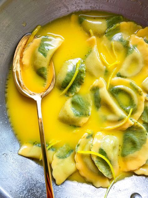 basil & burrata ravioli - by Meryl Feinstein Burrata Ravioli, Ravioli Pesto, Basil Ravioli, Pasta Roller, How To Make Pesto, Pasta Machine, Basil Pesto, Basil Leaves, Edible Flowers