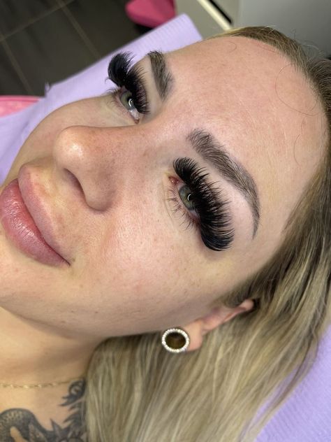 19 Mm Lash Extensions, Huge Lash Extensions, Cat Eye Mega Volume Lashes, Xl Lash Extensions, Lash Extensions Styles Full, Wispy Volume Lashes Extensions, Eyelash Extensions Dramatic, Long Mega Volume Lash Extensions, Mega Russian Lashes