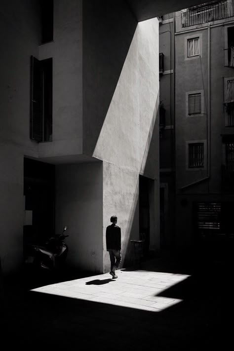 Shadow Photography, Black And White Photograph, Minimalist Photography, Cinematic Photography, Chiaroscuro, Monochrome Photography, Abstract Photography, Street Photo, Urban Photography