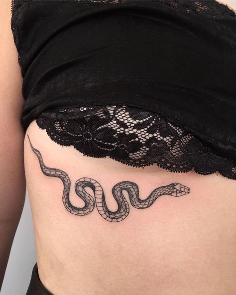 A Snake Tattoo, Black Snake Tattoo, Orca Tattoo, Tattoo Placements, Serpent Tattoo, Hamsa Tattoo, Shape Tattoo, Snake Tattoo Design, Inspiration Tattoos