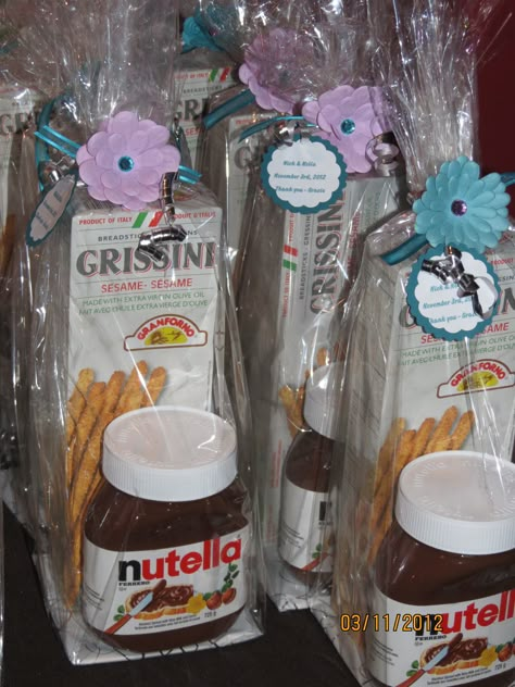 Party favor, Nutella lovers Mini Nutella Gift Ideas, Nutella Favors, Nutella Gifts, Mini Nutella, Nutella Lover, Nutella Jar, Jw Pioneer Gifts, Jw Pioneer, Bottle Diy