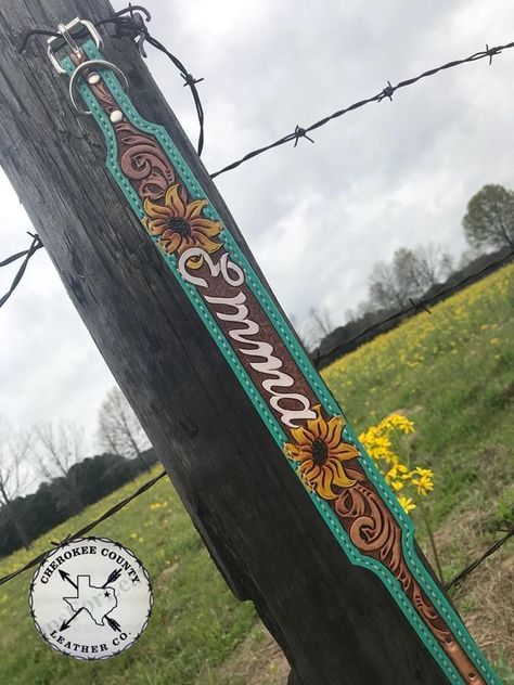 Western Collars For Dogs, Leather Dog Collar Template, Tooled Dog Collars Westerns, Custom Leather Dog Collar, Tooled Dog Collars, Tooled Leather Projects, Western Dog Accessories, Leather Dog Collar Pattern, Dog Collar Ideas