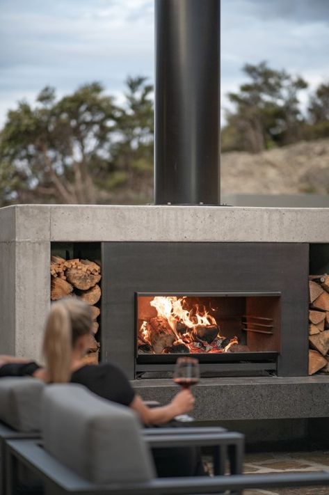 Finding your outdoor flame with Stoke Fireplace Studio Adelaide - SALIFE Escea Outdoor Fireplace, Cooking Fireplace Outdoor, Alfresco Fireplace, Outdoor Gas Fireplace Ideas, Modern Outdoor Fireplace Ideas, Fireplace For Cooking, Fire Place Outdoor, Courtyard Fireplace, Outdoor Cooking Fireplace