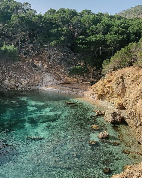 Mallorca Beaches, Spanish Islands, Majorca, Spain And Portugal, City Trip, Spain Travel, Travel Inspo, Holiday Home, Europe Travel