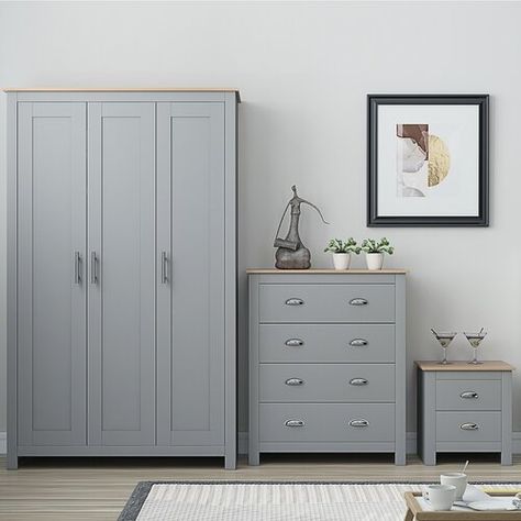 Grey Bedroom Furniture Decor, Large Wardrobe, Grey Bedroom Furniture, Bedroom Decor For Small Rooms, Traditional Home Decor, Furniture Details Design, Classic Farmhouse, Wooden Wardrobe, Bedroom Closet Design