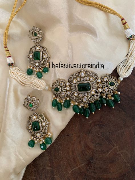 Victorian Jewelry Choker, Sabyasachi Jewellery Choker, Victorian Choker Necklace, Victorian Choker, Green Choker, Choker Pearl, Desi Jewelry, Temple Jewelry Necklace, Victorian Jewellery